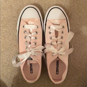 light pink velvet converse